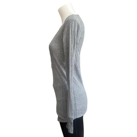 Victoria’s Secret Gray Shimmer Scoop Neck Knit Henley Pullover sz Small Long New - Picture 5 of 11